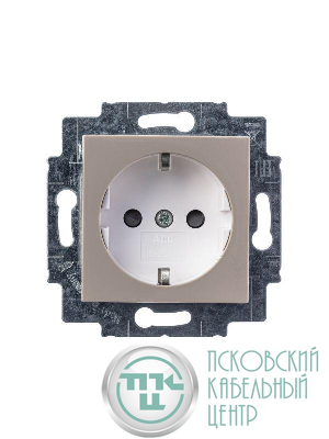 Розетка Levit с заземл. с защ. шторками 16А кофе макиато/бел. ABB 2CHH203457A6018