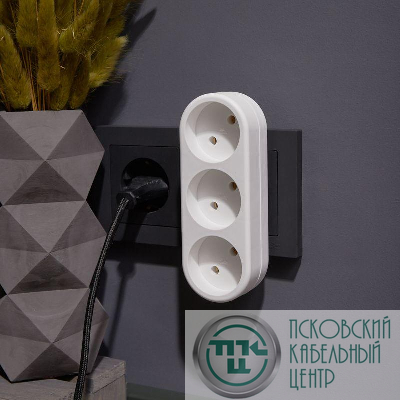 Разветвитель 3-м без заземл. 6-10А линейный бел. Rexant 11-1078