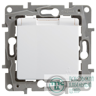 Розетка 1-м СП Etika 16А IP44 250В 2P+E с заземл. защ. шторки с крышкой немецк. стандарт безвинтов. клеммы механизм бел. Leg 672232